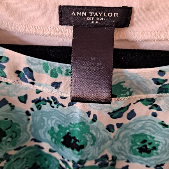 Green Floral Ann Taylor Blouse - Picture 4 of 6